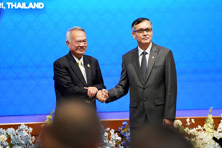 កម្ពុជាទាមទារឱ្យថៃគោរពអាណត្តិរបស់គណៈកម្មការចម្រុះខណ្ឌសីមាព្រំដែនគោក (JBC)នៃប្រទេសទាំងពីរឱ្យបានខ្ជាប់ខ្ជួន !