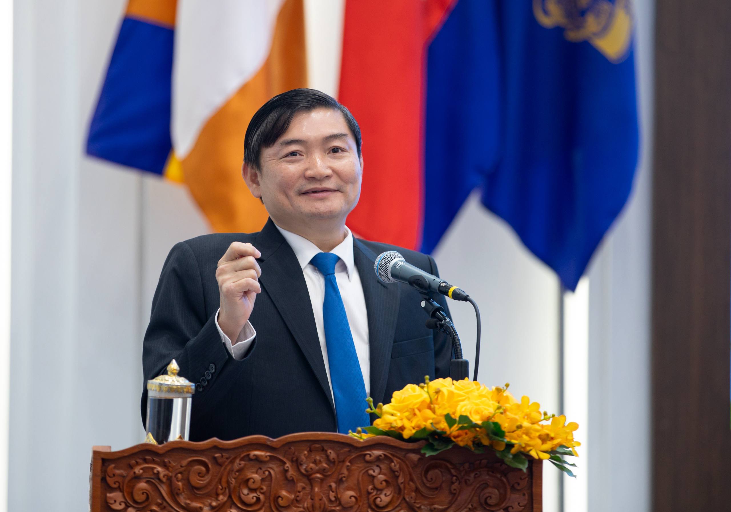 រដ្ឋមន្ត្រីក្រសួងការងារ៖ ប.ស.ស. កំពុងវិវត្តយ៉ាងលឿនប្រកបដោយភាពល្អប្រសើរ ផ្តល់ភាពងាយស្រួល និងអត្ថប្រយោជន៍លើសពីការរំពឹងទុក