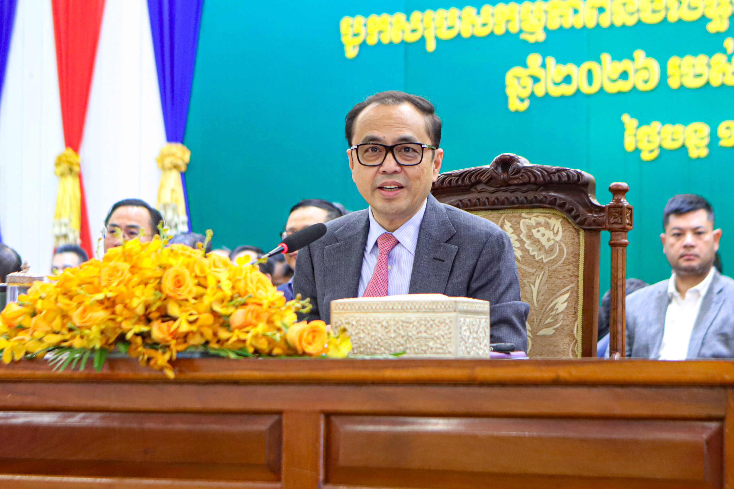 ឯកឧត្តមឧបនាយករដ្ឋមន្ត្រីប្រចាំការ វង្សី វិស្សុត ដឹកនាំកិច្ចប្រជុំបូកសរុបលទ្ធផលការងារឆ្នាំ២០២៥  និងលើកទិសដៅឆ្នាំ២០២៦ របស់ក្រុមការងាររាជរដ្ឋាភិបាលចុះមូលដ្ឋានខេត្តកំពង់ធំ