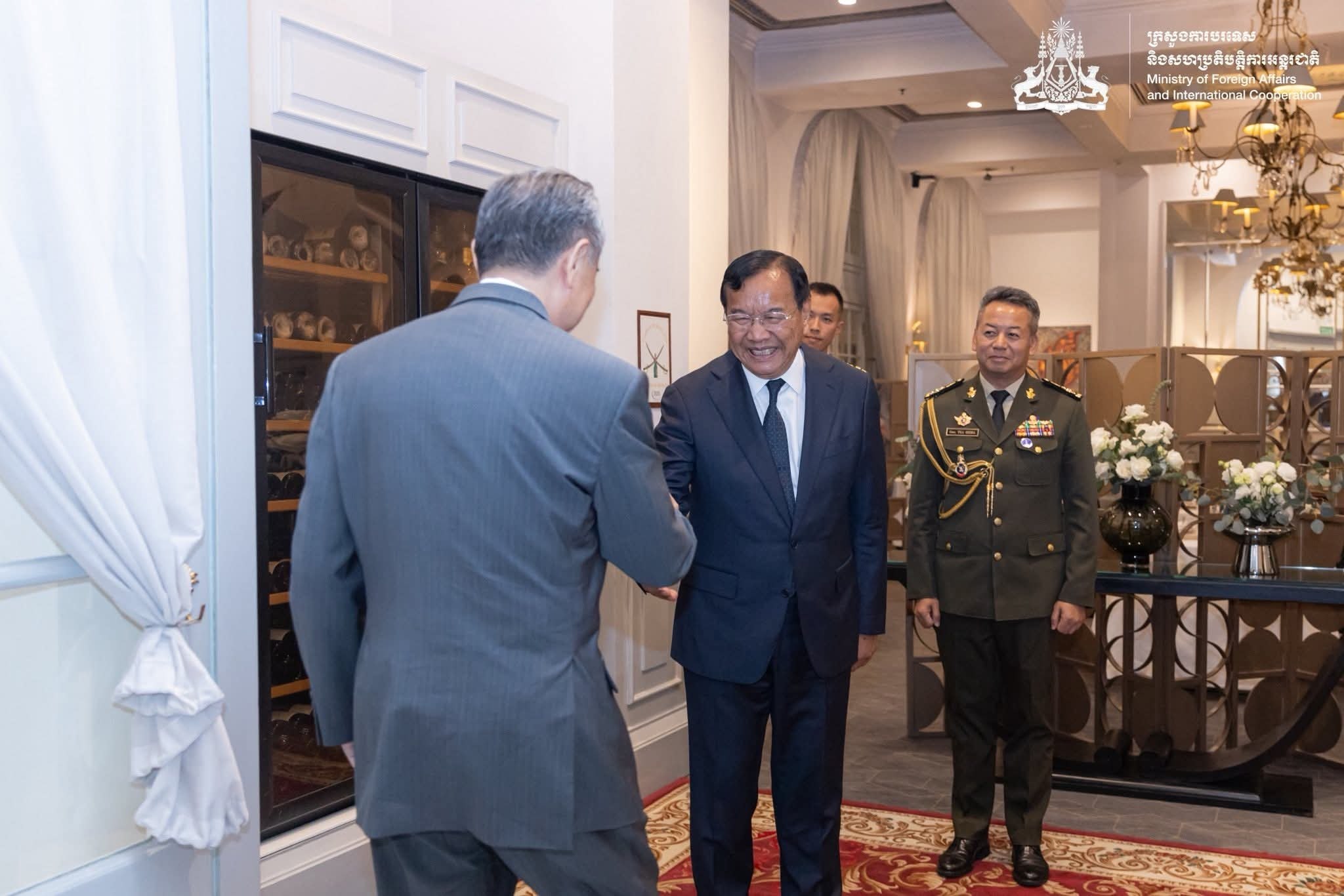 ឯកឧត្តម ប្រាក់ សុខុន និងឯកឧត្តម ទៀ សីហា រៀបចំអាហារពេលល្ងាចដើម្បីជាកិត្តិយសជូន រដ្ឋមន្ត្រីការបរទេសនិងរដ្ឋមន្ត្រីការពារជាតិនៃសាធារណរដ្ឋប្រជាមានិតចិន