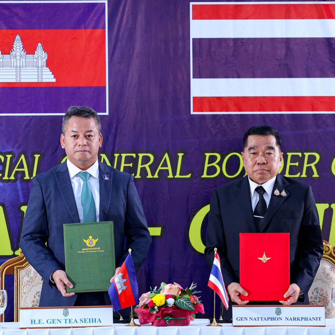 តើការចោទប្រកាន់របស់ក្រុមប្រឆាំងដែលថារាជរដ្ឋាភិបាលកម្ពុជាចុះហត្ថលេខាលើបទឈប់បាញ់ ដែលកំណត់ឱ្យកងកម្លាំងនៅតាមទីតាំងរបស់ខ្លួនធ្វើឱ្យកម្ពុជាបាត់បង់ទឹកដីមែនដែរឬទេ?