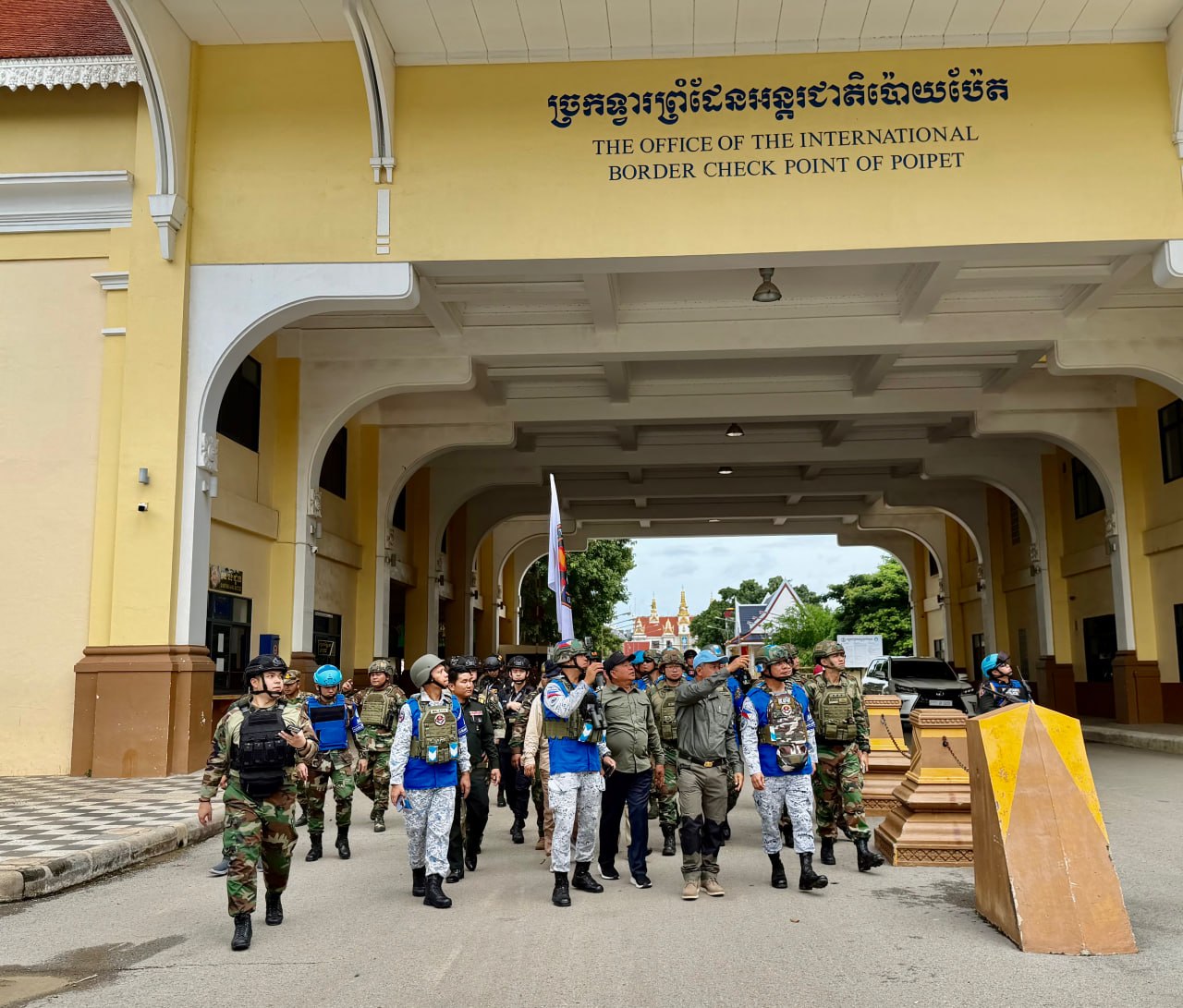AOT ចុះសង្កេតការណ៍ ផ្ទៀងផ្ទាត់និងរាយការណ៍នៅច្រកទា្វរព្រំដែនអន្តរជាតិប៉ោយប៉ែតដែលទទួលរងការបំផ្លិចបំផ្លាញដោយសារយន្តហោះចម្បាំង F-16