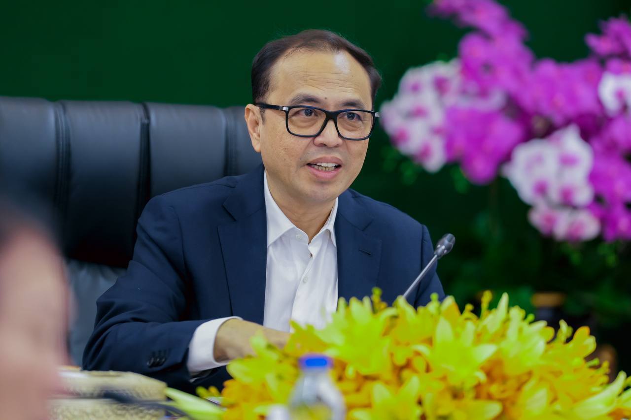 ឯកឧត្ដមឧបនាយករដ្ឋមន្រ្តីប្រចាំការ វង្សី វិស្សុត អញ្ជើញដឹកនាំកិច្ចប្រជុំត្រួតពិនិត្យវឌ្ឍនភាពការងារ នៃការរៀបចំកម្មវិធីពិព័រណ៍ខួប១០០ឆ្នាំ នៃបណ្ណសារដ្ឋានជាតិនៃកម្ពុជា
